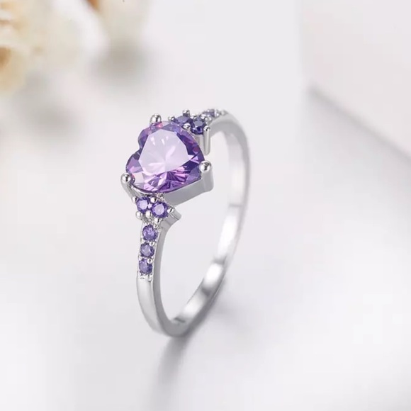 Real Tibetan 925 Sterling Silver Purple Zircon Heart Shaped Ring - Picture 2 of 4